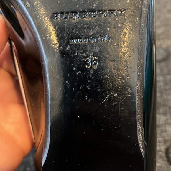 Burberry. 36. Patent leather and designer pattern flats. Good condition! - Picture 6 of 8